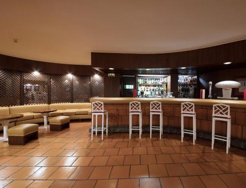 Лаундж или бар в Dom Pedro Madeira
