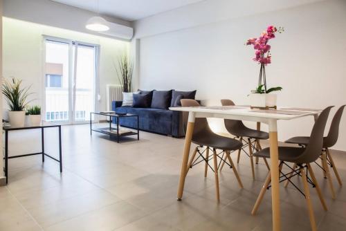 TONI'S Spacious Apartment next to Acropolis Museum