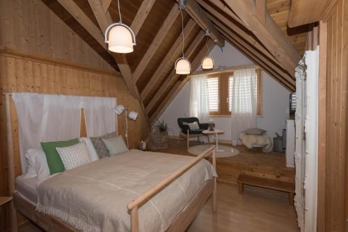 Postel nebo postele na pokoji v ubytování BnB Alpenblick