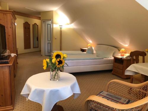 Postel nebo postele na pokoji v ubytování Hotel Residenz Rennhack