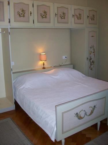 เตียงในห้องที่ apartman Cedra