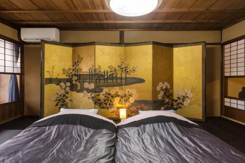 京都二条城近く京町屋120年の歴史に泊まる