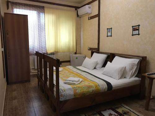 Gallery image of Machanents Guest House in Vagharshapat
