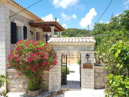 Κήπος έξω από το Villa Antoon