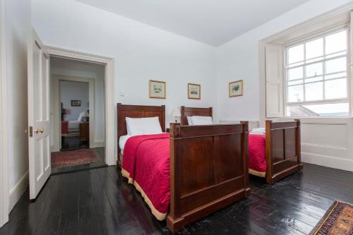 Gallery image of Galley Head Lightkeeper's Houses in Donoure