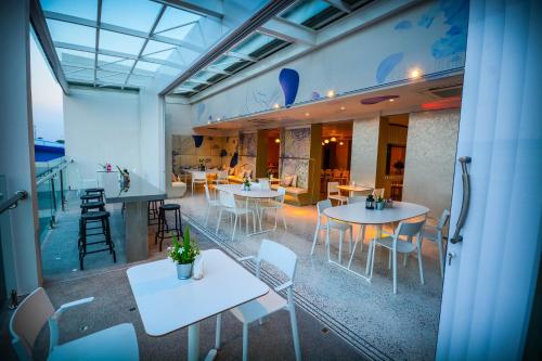 Gallery image of Comet Hotel Surat Thani in Surat Thani