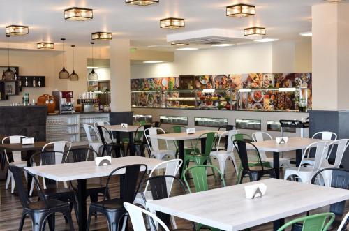 Restoran atau tempat lain untuk makan di Topola Skies Resort & Aquapark