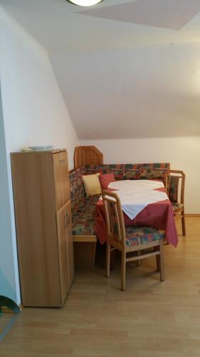 Ein Etagenbett oder Etagenbetten in einem Zimmer der Unterkunft Haus Anika Ferienwohnung