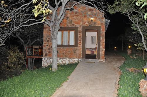 Κήπος έξω από το Onduri Lodge