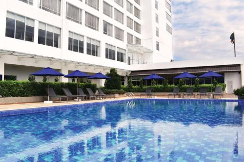 Swimming pool sa o malapit sa Novotel Taiping