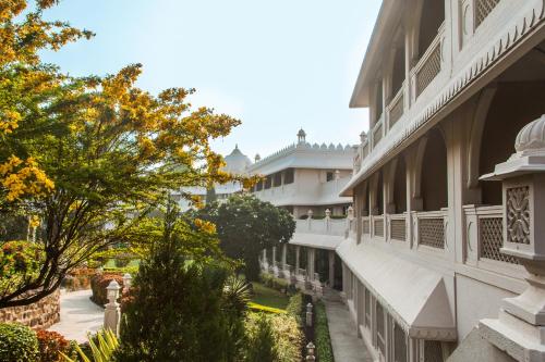 a view of the side of a building at Gateway Aurangabad - Chhatrapati Sambhaji Nagar in Aurangabad