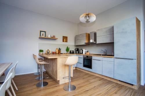 Dapur atau dapur kecil di Eckhof Domizil - Großzügige Ferienwohnung mit kleinem Garten in der Altstadt von Gotha