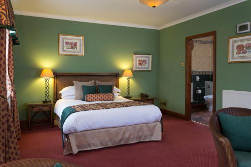 Uma cama ou camas num quarto em BEST WESTERN Sysonby Knoll