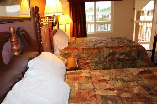 Katil atau katil-katil dalam bilik di Battlefield Inn Springfield