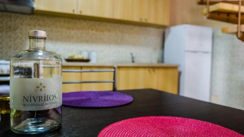 Dapur atau dapur kecil di Nivritos Traditional Homes