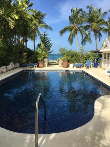 Baseinas apgyvendinimo įstaigoje Tantalus arba netoliese