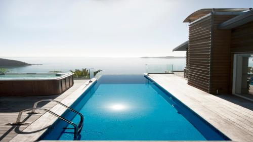 Piscina a Cloud 9 o a prop