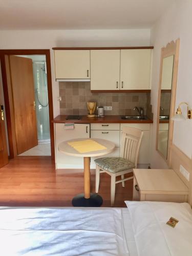 Appartement Tschivonにあるキッチンまたは簡易キッチン