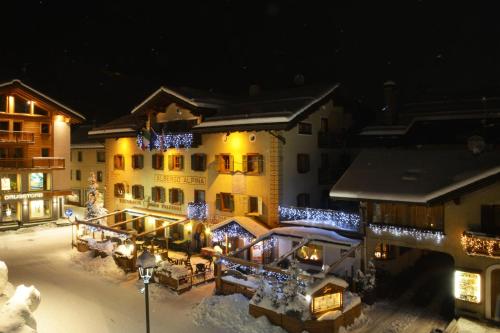 Hotel Alpina durante l'inverno