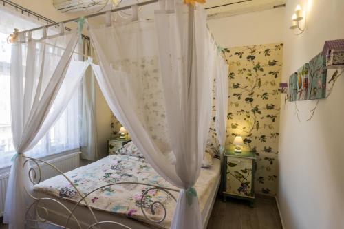 Posteľ alebo postele v izbe v ubytovaní Penzion U Zámku