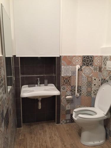 Salle de bains dans l'établissement Itaka