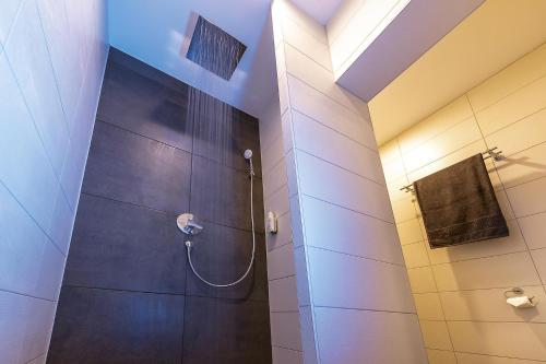 Bilik mandi di Apartmenthaus Burgenheimat in Rhens bei Koblenz