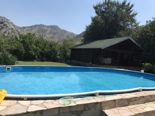 Bazén v ubytování Wooden Village Resort nebo v jeho okolí