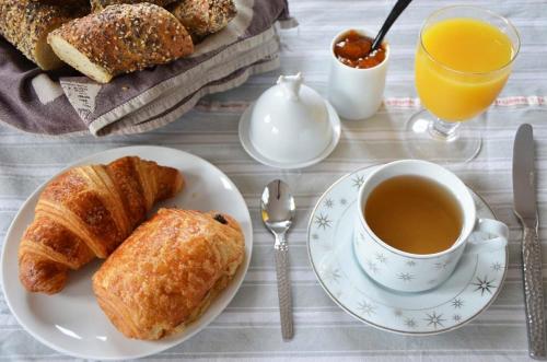 Options de petit-déjeuner proposées aux clients de l'établissement Hotel Golden House