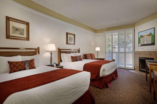 เตียงในห้องที่ Best Western Sonoma Valley Inn & Krug Event Center