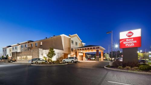 a best western plus sign in front of a hotel at Best Western Plus Boardman Inn & Suites in Poland