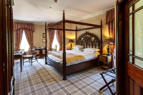 Tempat tidur dalam kamar di Hardwick Hall Hotel