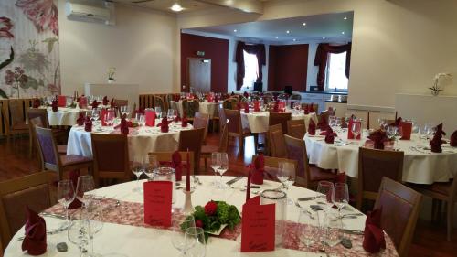 Εστιατόριο ή άλλο μέρος για φαγητό στο Hosser's Hotel Restaurant