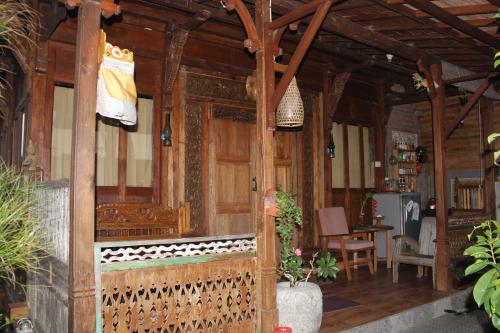Restaurace v ubytování Ogek Home Stay