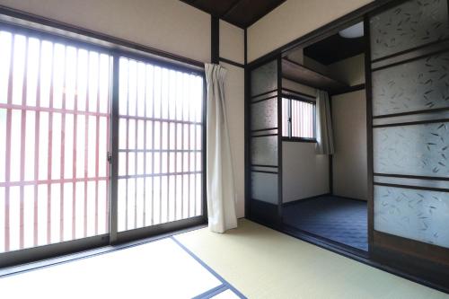 Zdjęcie z galerii obiektu Daisenji Lodge Ing 紅 地下鉄鞍馬口駅から徒歩1分 w mieście Kioto