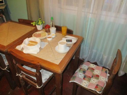 Comida en o cerca de este hotel