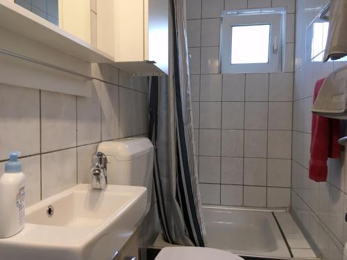 Ein Badezimmer in der Unterkunft HertenFlats - Rooms & Apartments - Kreis Recklinghausen