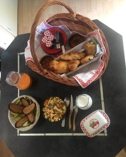 Jídlo v penzionu nebo okolí