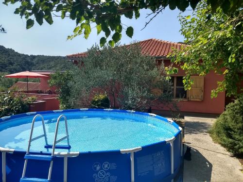 Bazén v ubytovaní Apartman Tariba alebo v jeho blízkosti