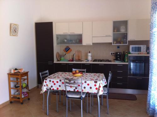 Kuhinja oz. manjša kuhinja v nastanitvi Villetta Fiori