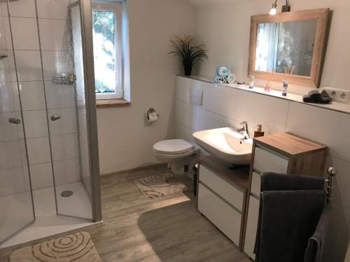Koupelna v ubytování Haus Annerl Ferienwohnung mit 2 Schlafzimmern