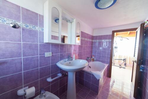 A bathroom at Acqua Di Mare