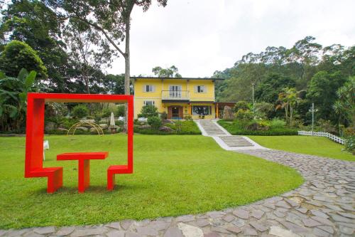 Taman di luar Hemerocallis Country House