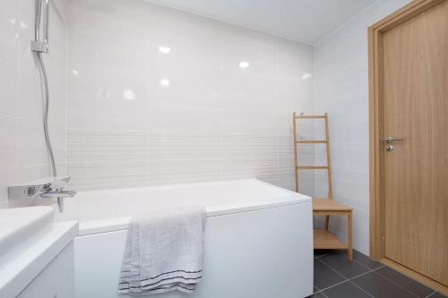 Koupelna v ubytování Tallinn City Center, brand new apartment + free parking