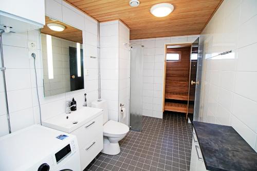 A bathroom at Pro Apartments 2