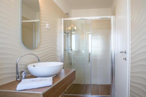 Ένα μπάνιο στο Villa Blanka for 12