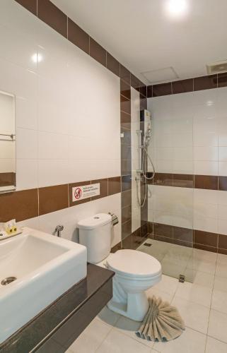Ένα μπάνιο στο Alisa Krabi Hotel-SHA Plus