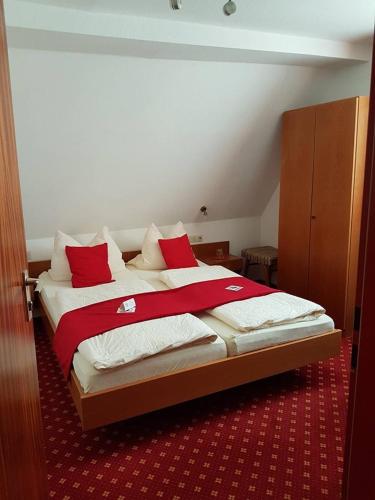 Katil atau katil-katil dalam bilik di Hotel Traube
