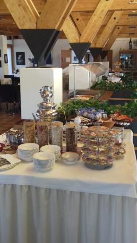 Makanan di atau berdekatan hotel