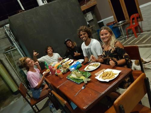 Гости Oseda Nias Surf House