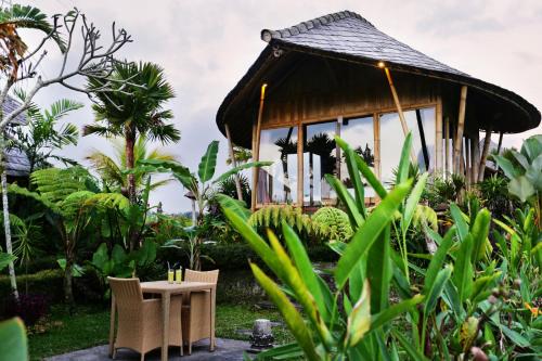 Κήπος έξω από το Padi Bali Retreat